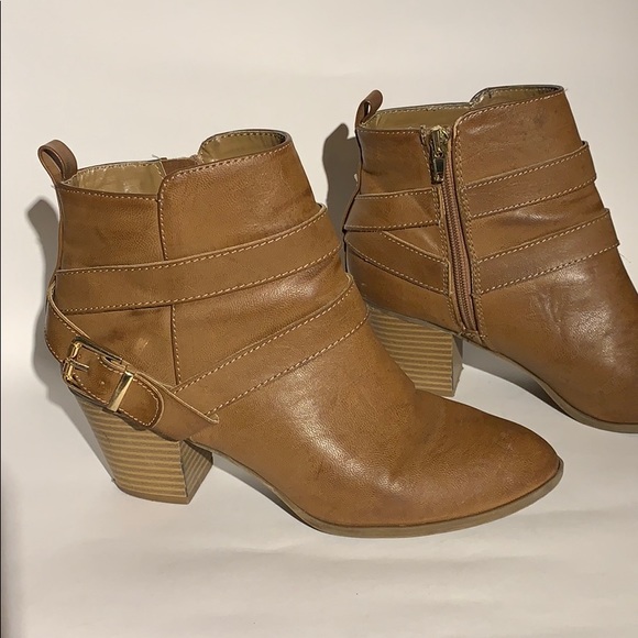 Express Shoes - Express 🛩 brown boots size 8